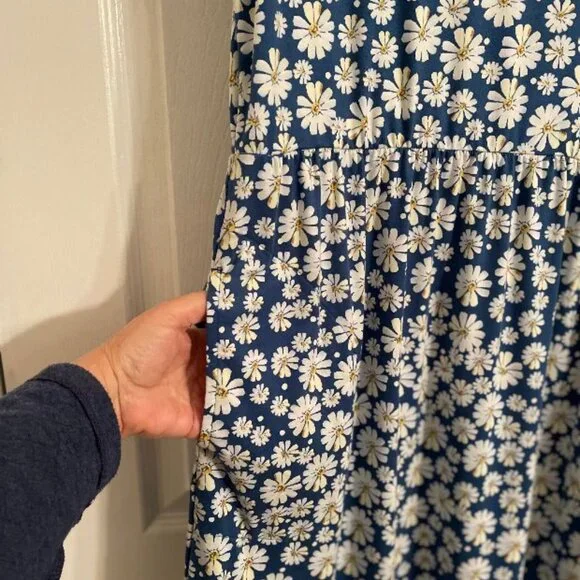 Daisy print πHOST PICKπ summer short sleeve dress buttery soft NWT - Picture 1 of 11